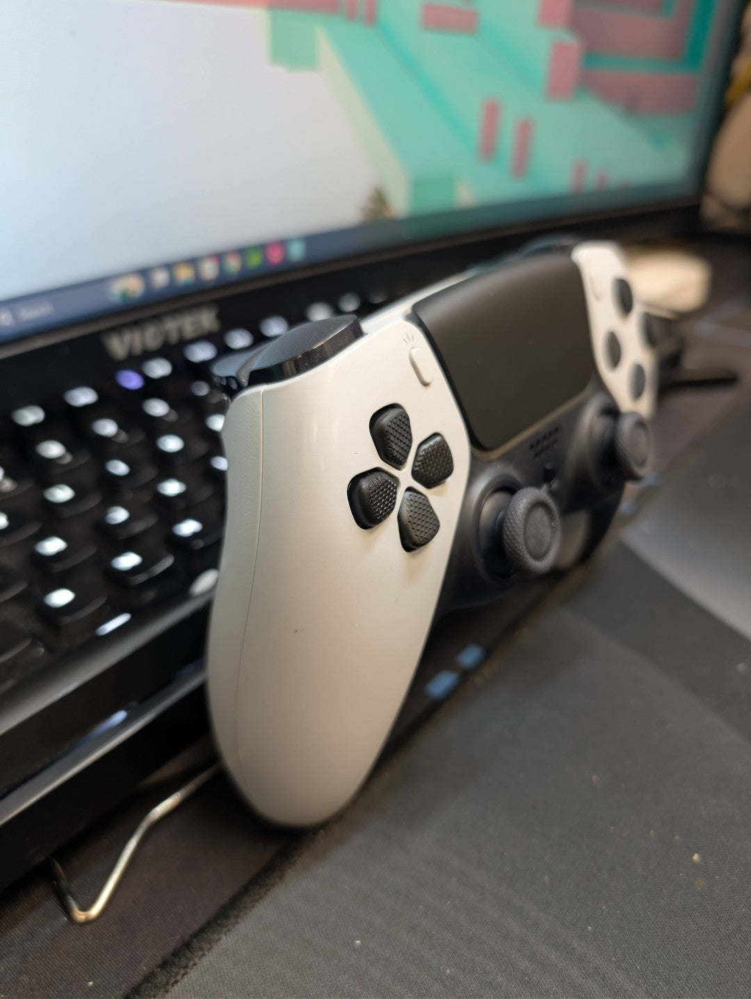 Custom Pre-Built White/Black Ps5 Controller with TMR Joysticks and Clicky D-Pad & Bumpers/Trigger buttons
